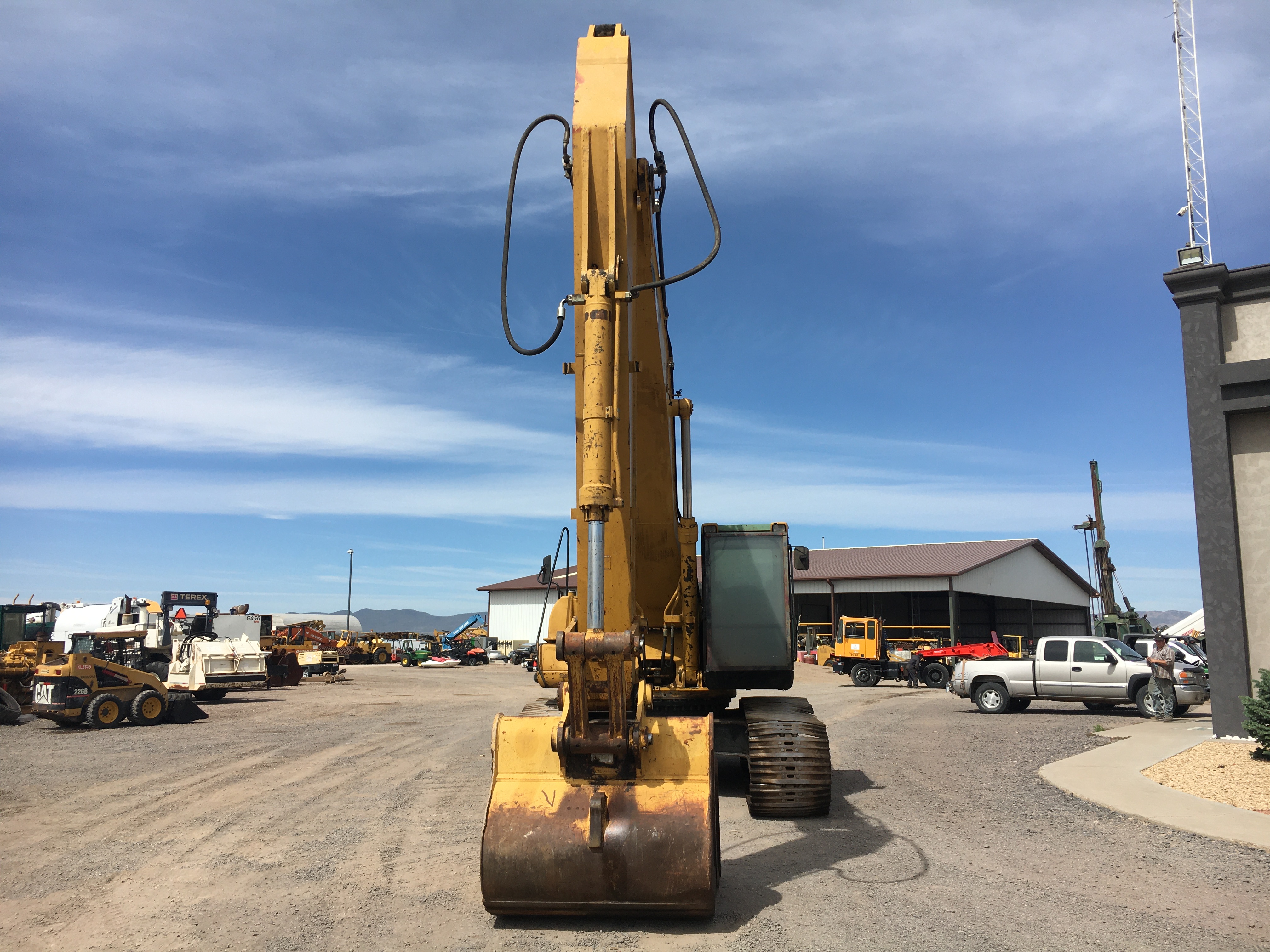 ./imagenes/INVOICE/2019/16303/EXCAVADORA CAT 330C (2).JPG